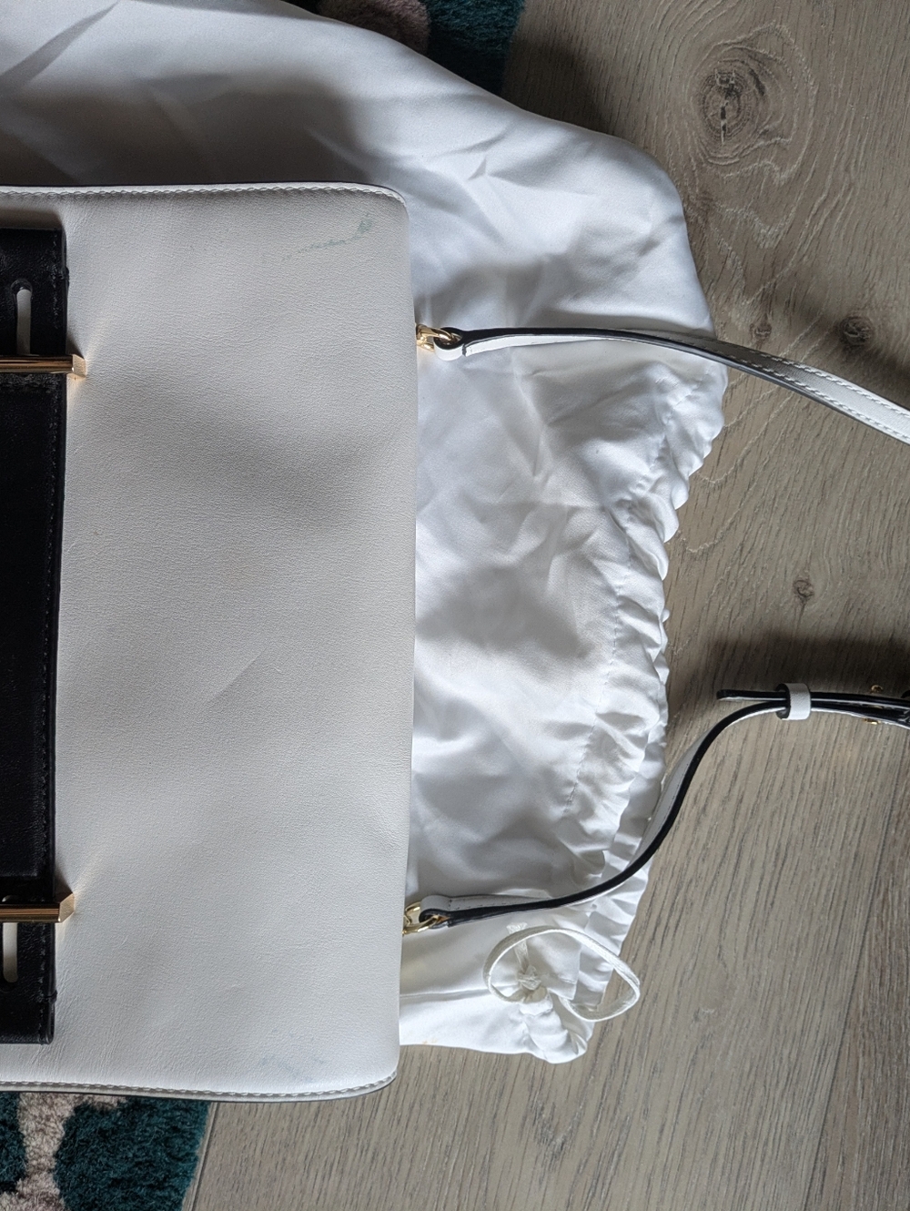 NWT $268 Michael Kors Chelsey large leather clutch with shoulder strap - Picture 3 of 6